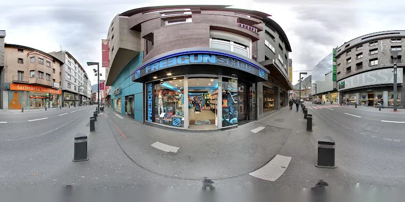 Freegun shop andorra - Tienda de ropa en Andorra la Vella - foto 2