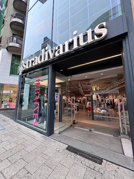 Stradivarius | Andorra la Vella - Tienda de ropa de mujer en Escaldes-Engordany - foto 2