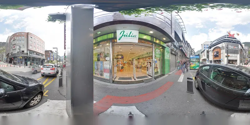 Perfumería Júlia - Tienda de productos de belleza en Andorra la Vella - foto 2