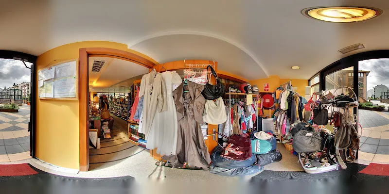 CARISMA LA MASSANA - Tienda de segunda mano en La Massana - foto 2