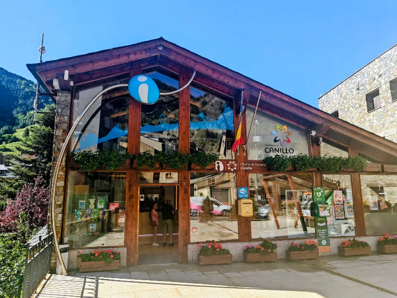 Tourism office and French Post Office - Centro de información turística en Canillo - foto 3