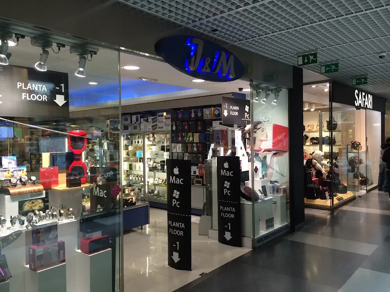 J&M Electronics Store Andorra - Tienda de accesorios para móviles en Escaldes-Engordany - foto 3