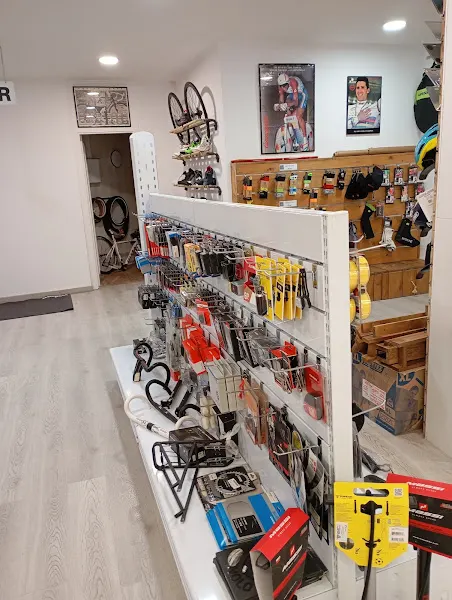 TRIATLÓ - Andorra Bike Shop - Les Escaldes, Andorra