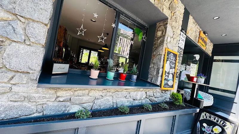 OOLONG Coffee & Brunch - Arinsal
