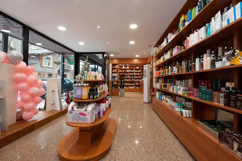 Farmàcia Piolets Andorra - Farmacia en Soldeu - foto 3