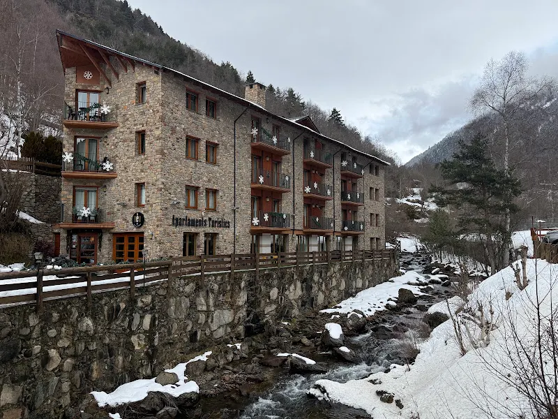 Apartaments La Neu-Mountain Lodges & Restaurant - Apartament de lloguer vacacional en Llorts - foto 3